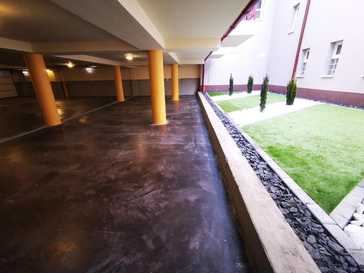 Hotel Villa Classica Pápa Exteriör bild